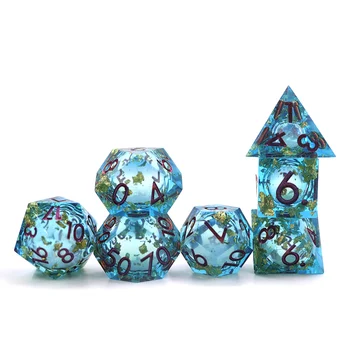 RPG polyhedral skysčio core kauliukai, dervos kauliukai su kraštais, pilnas rinkinys, 7 dalys